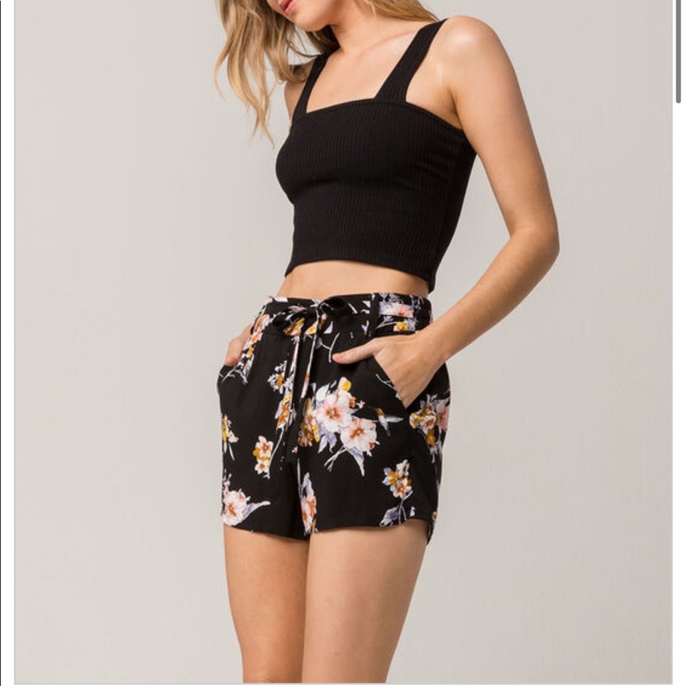 Sky and Sparrow floral tie waist shorts